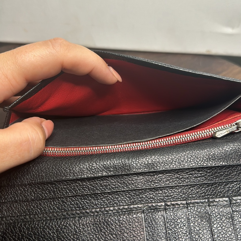 Authentic Bulgari Wallet - Picture 7 of 13